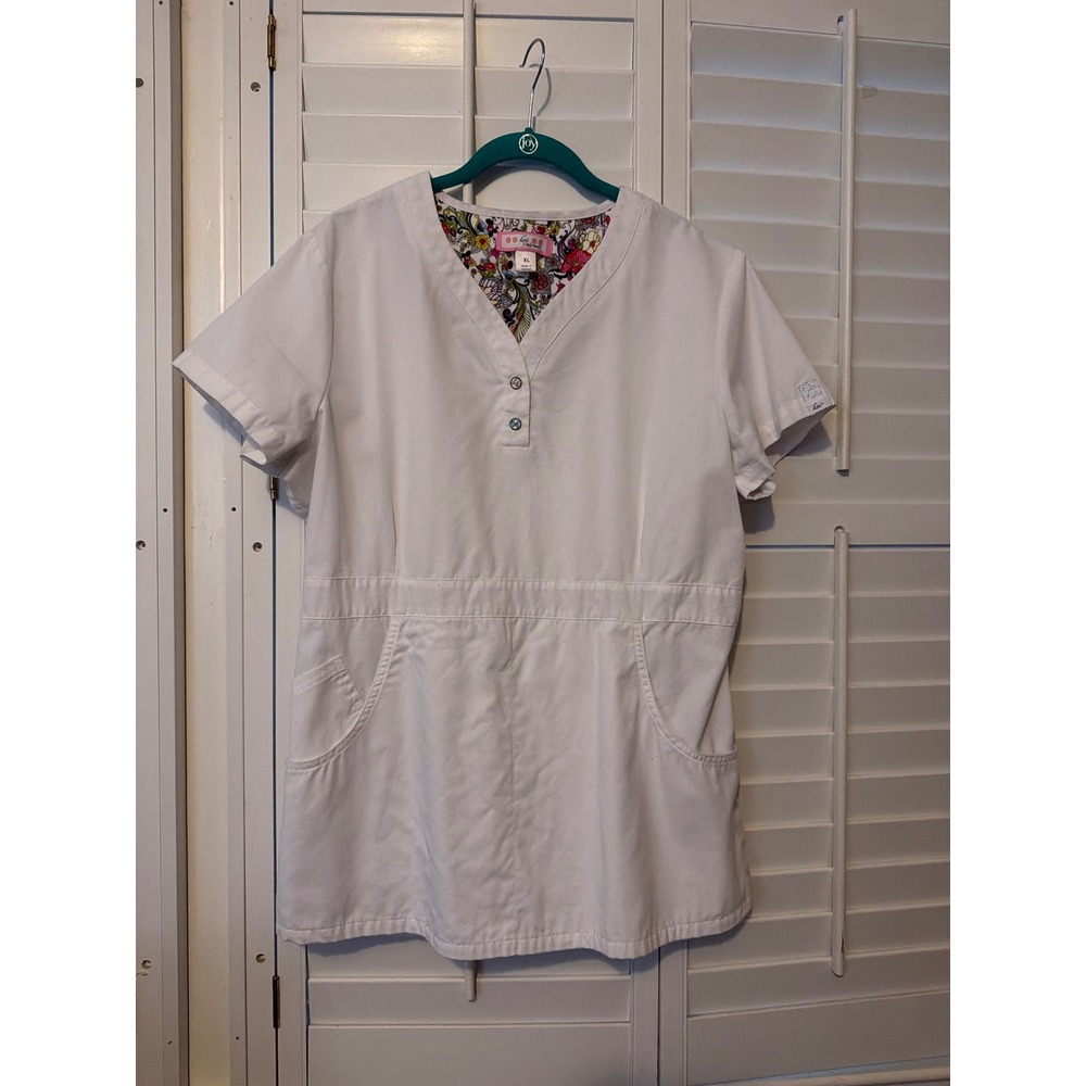 KOI by Kathy Peterson size XL white scrub top